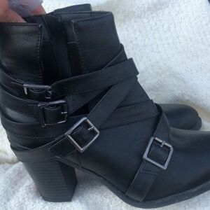 Woman’s Zip-up Buckle Heeled Boots by etc!